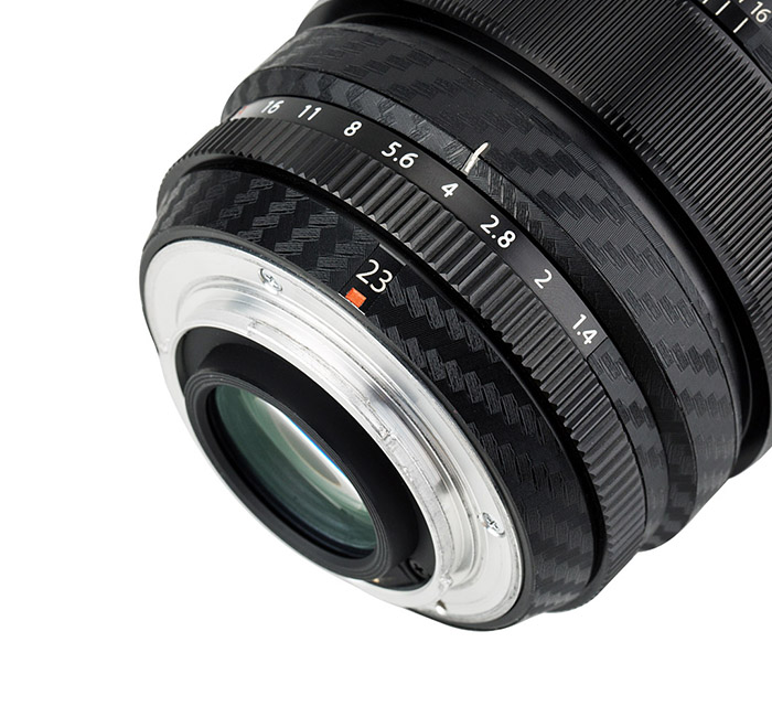 Kiwifotos Kiwifotos Skin for FUJIFILM XF 23mm f / 1.4 R - Svart karbonfiberfilm