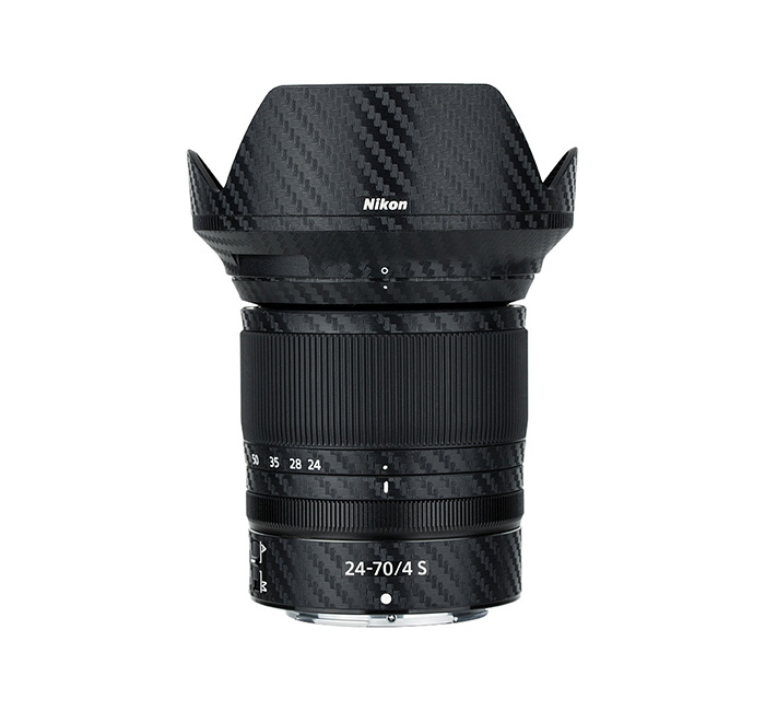 Kiwifotos Kiwifotos Skin for Nikon NIKKOR Z 24-70mm f / 4 S - Svart karbonfiberfilm