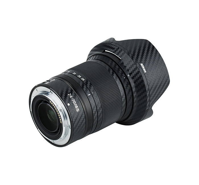 Kiwifotos Kiwifotos Skin for Nikon NIKKOR Z 24-70mm f / 4 S - Svart karbonfiberfilm