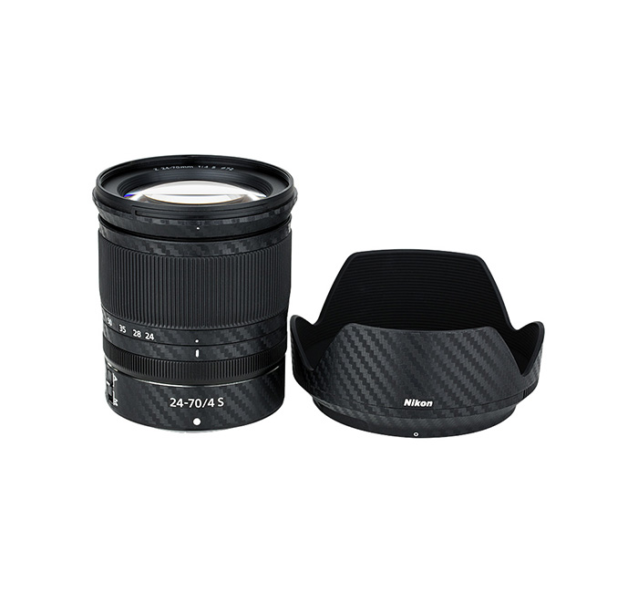 Kiwifotos Kiwifotos Skin for Nikon NIKKOR Z 24-70mm f / 4 S - Svart karbonfiberfilm